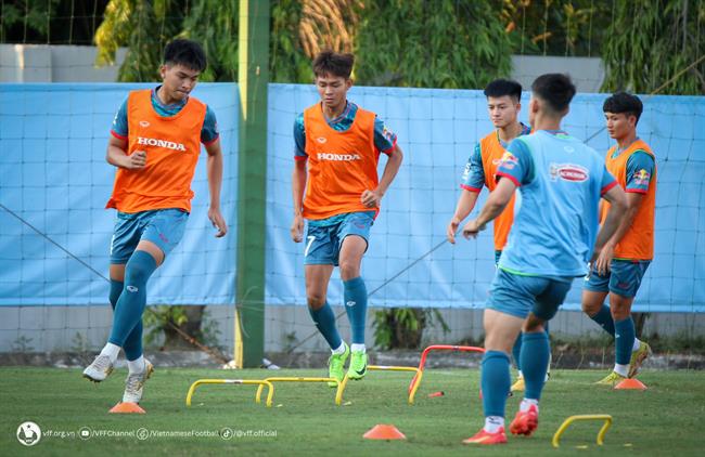 Đội tuyển U23 Việt Nam 'bất đắc dĩ' chia tay cầu thủ đầu tiên